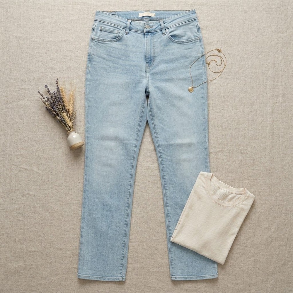 Levis Classic Straight Jeans Light Wash Denim Mid Rise Womens Size 12